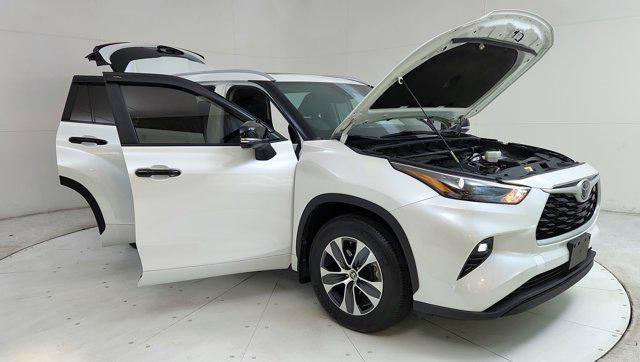 used 2023 Toyota Highlander car, priced at $35,000