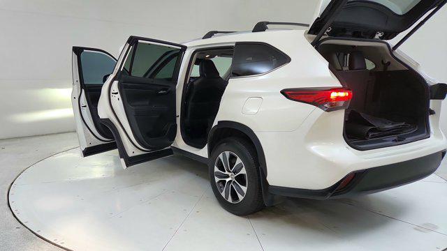 used 2021 Toyota Highlander car, priced at $30,500