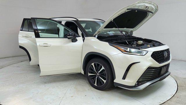 used 2021 Toyota Highlander car, priced at $33,101