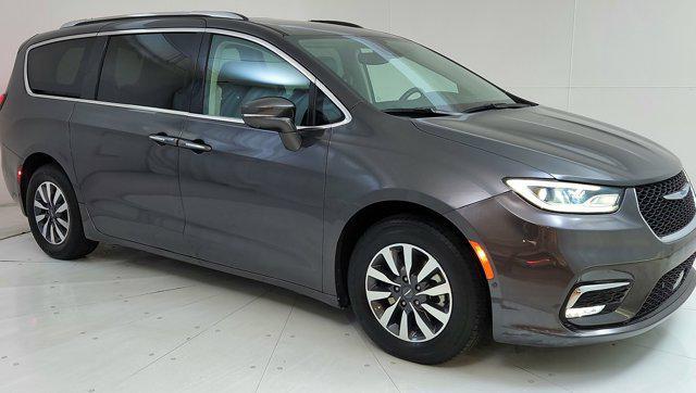 used 2021 Chrysler Pacifica Hybrid car, priced at $24,000