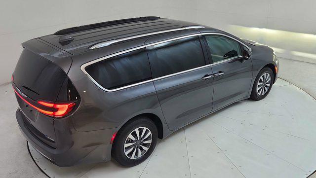 used 2021 Chrysler Pacifica Hybrid car, priced at $24,000