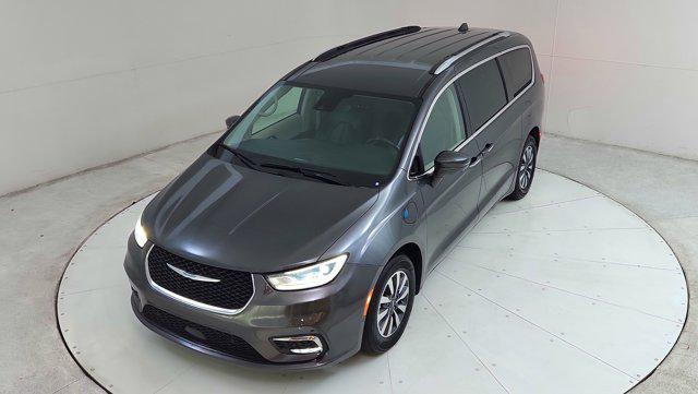 used 2021 Chrysler Pacifica Hybrid car, priced at $24,000