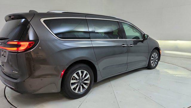 used 2021 Chrysler Pacifica Hybrid car, priced at $24,000