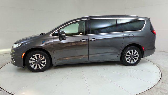 used 2021 Chrysler Pacifica Hybrid car, priced at $24,000