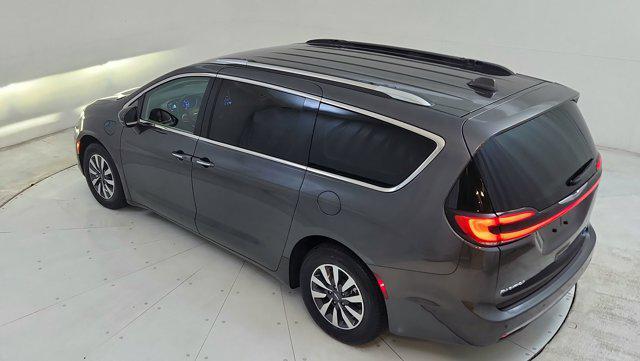 used 2021 Chrysler Pacifica Hybrid car, priced at $24,000