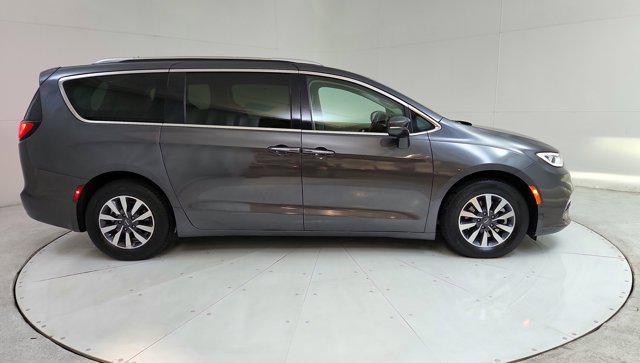 used 2021 Chrysler Pacifica Hybrid car, priced at $24,000