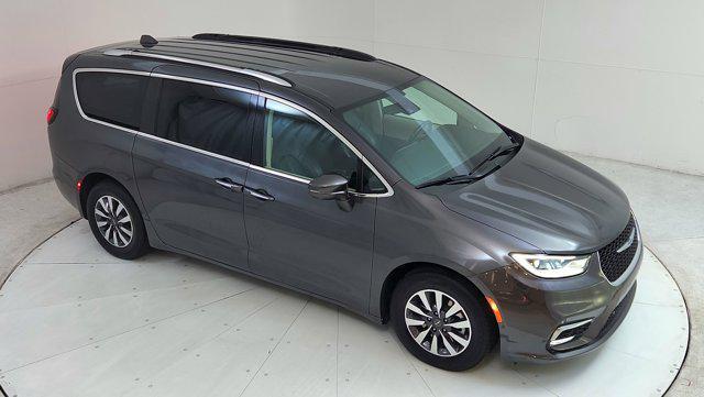 used 2021 Chrysler Pacifica Hybrid car, priced at $24,000