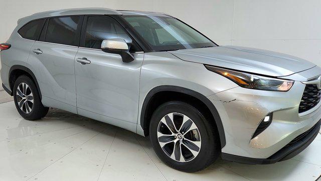 used 2023 Toyota Highlander car, priced at $31,600