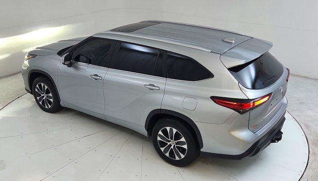 used 2023 Toyota Highlander car, priced at $31,600