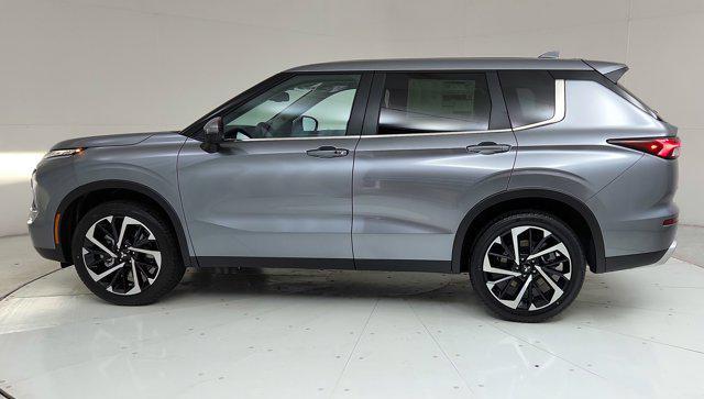 new 2024 Mitsubishi Outlander car, priced at $37,815