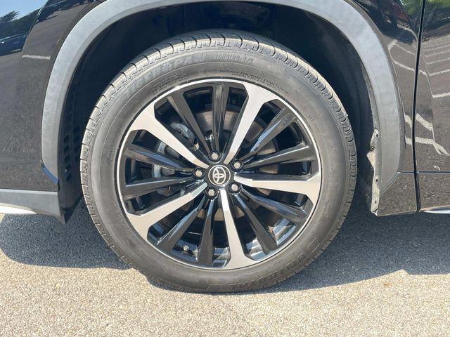 used 2021 Toyota Highlander car, priced at $35,748