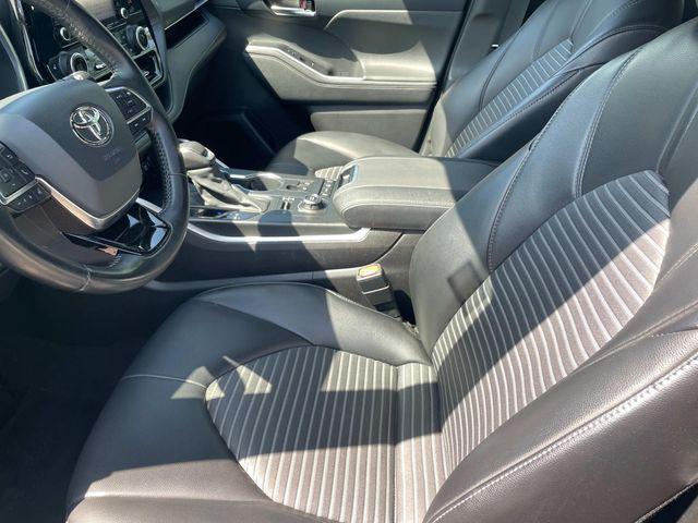 used 2021 Toyota Highlander car, priced at $35,748
