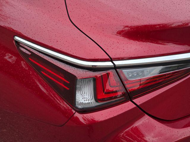 used 2025 Lexus ES 350 car, priced at $45,960