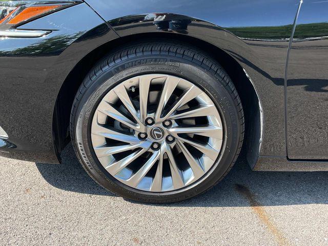 used 2020 Lexus ES 350 car, priced at $35,228