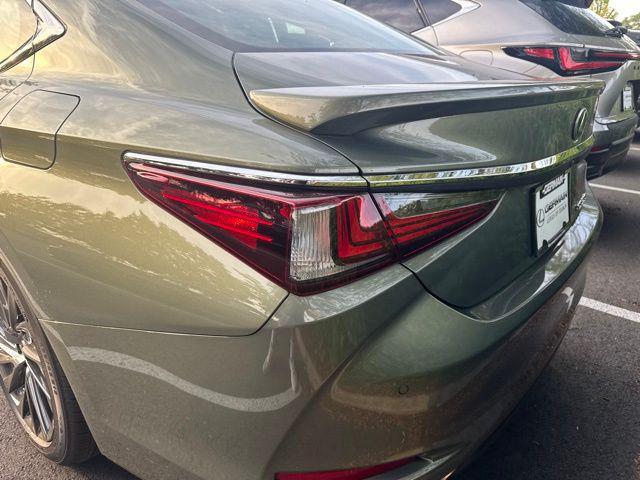 new 2025 Lexus ES 350 car, priced at $54,946