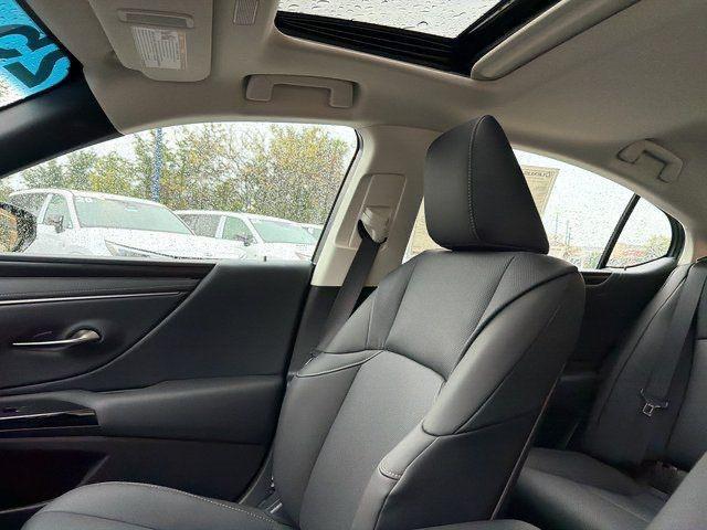 new 2025 Lexus ES 350 car, priced at $46,662