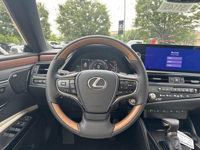 new 2025 Lexus ES 300h car, priced at $54,390