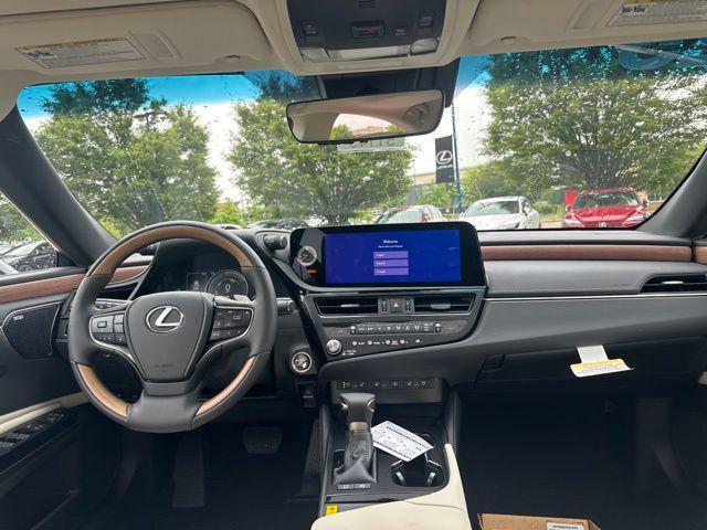 new 2025 Lexus ES 300h car, priced at $54,390