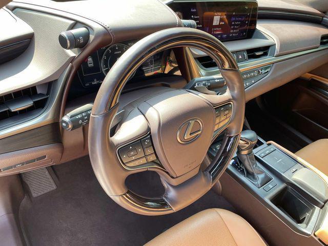 used 2019 Lexus ES 350 car, priced at $29,985