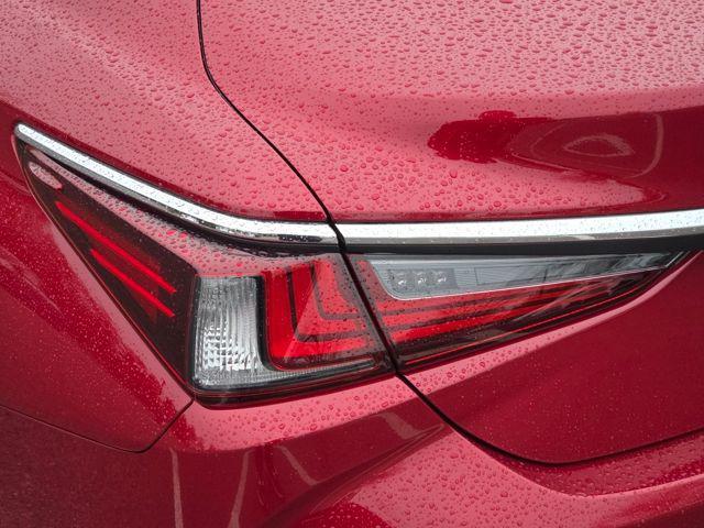 used 2025 Lexus ES 350 car, priced at $45,115