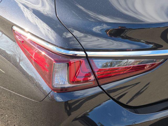 used 2025 Lexus ES 350 car, priced at $45,433