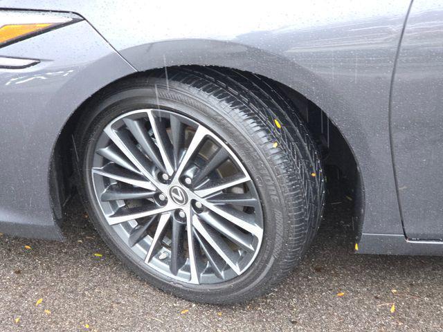 used 2025 Lexus ES 350 car, priced at $45,987