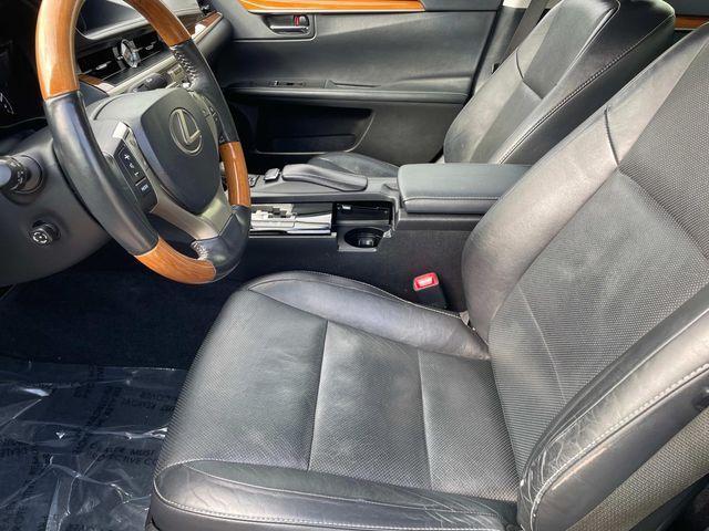 used 2014 Lexus ES 300h car, priced at $16,495
