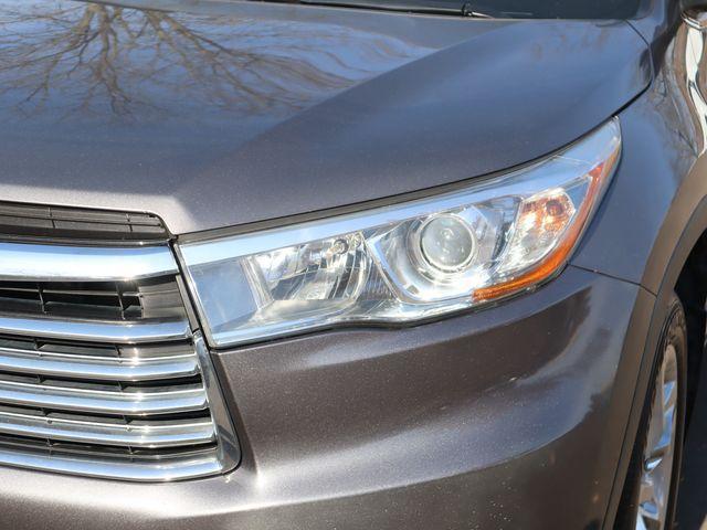 used 2016 Toyota Highlander car, priced at $19,698