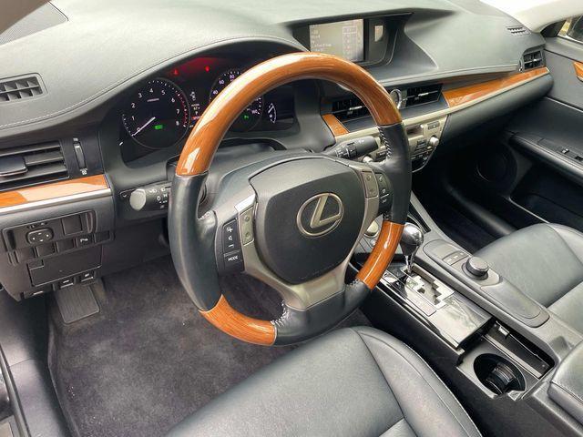 used 2013 Lexus ES 300h car, priced at $15,394