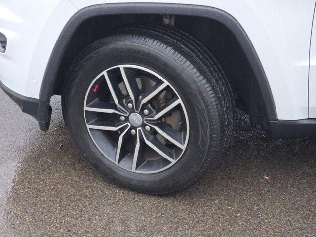 used 2017 Jeep Grand Cherokee car, priced at $14,526