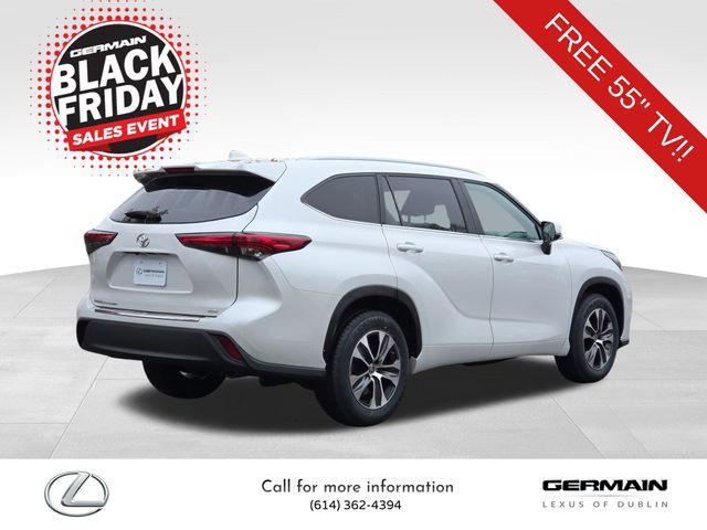 used 2023 Toyota Highlander car, priced at $33,989