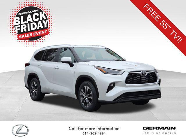 used 2023 Toyota Highlander car, priced at $33,989
