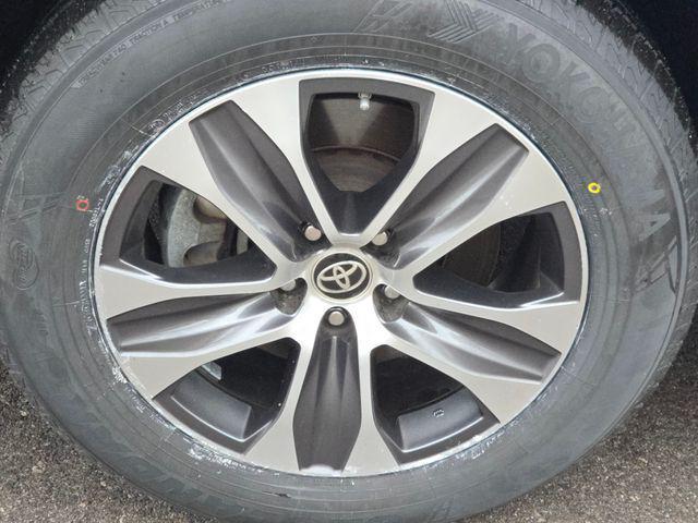 used 2023 Toyota Highlander car, priced at $33,989