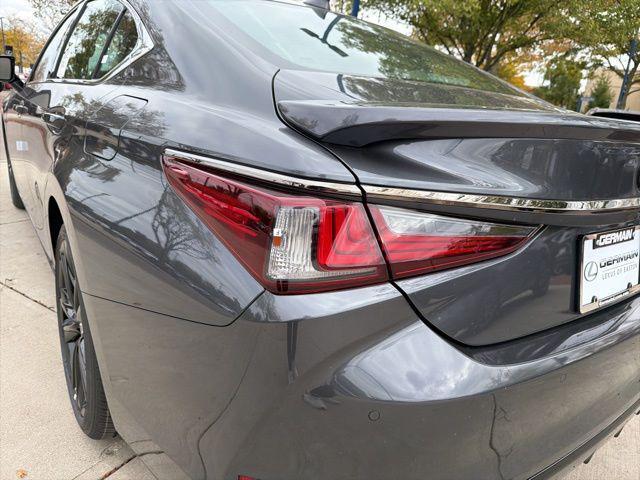new 2025 Lexus ES 350 car, priced at $55,737