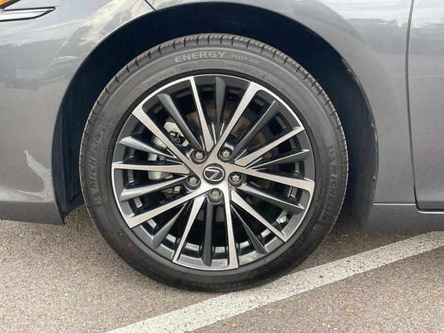 used 2024 Lexus ES 300h car, priced at $41,253