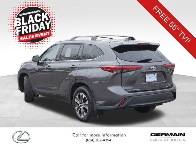 used 2021 Toyota Highlander car, priced at $29,995