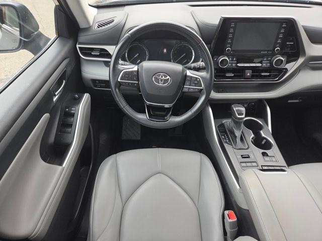 used 2021 Toyota Highlander car, priced at $29,995