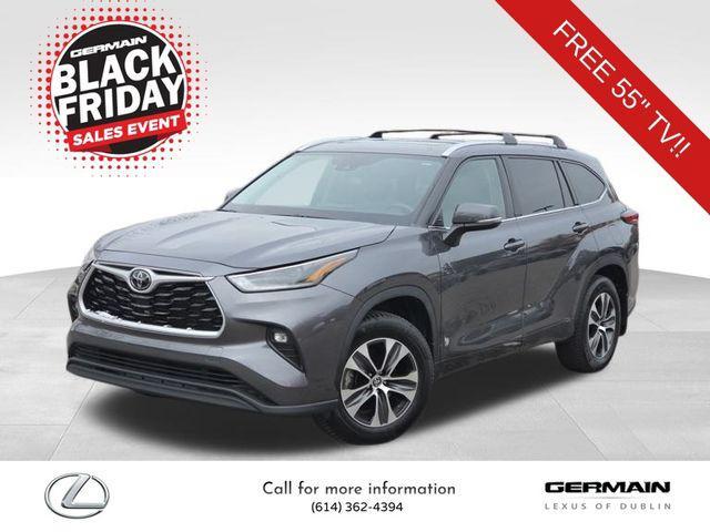 used 2021 Toyota Highlander car, priced at $29,995