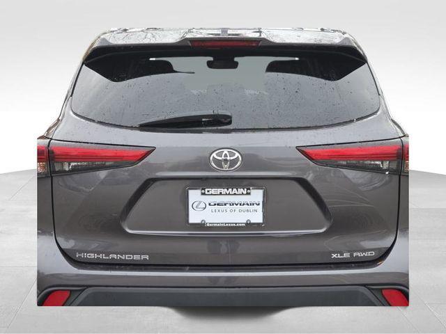 used 2021 Toyota Highlander car, priced at $29,995