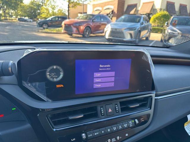 new 2025 Lexus ES 350 car, priced at $47,617