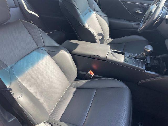 used 2019 Lexus ES 350 car, priced at $33,391