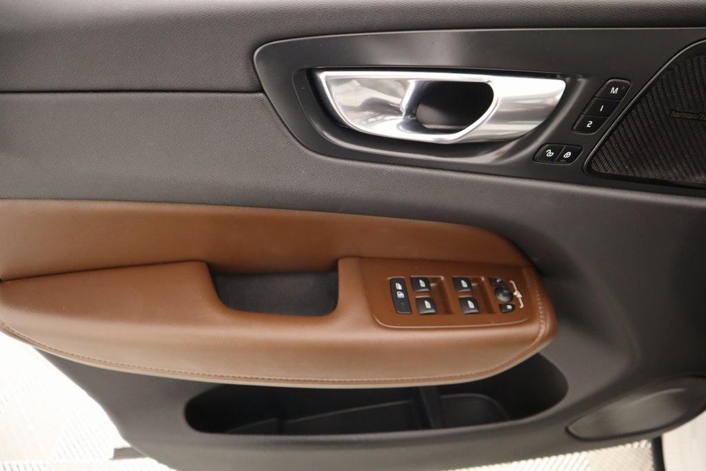 used 2022 Volvo XC60 car, priced at $33,919