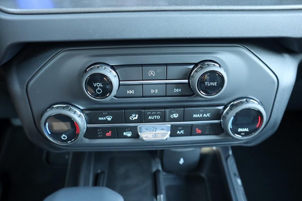 new 2025 Ford Bronco car, priced at $45,062