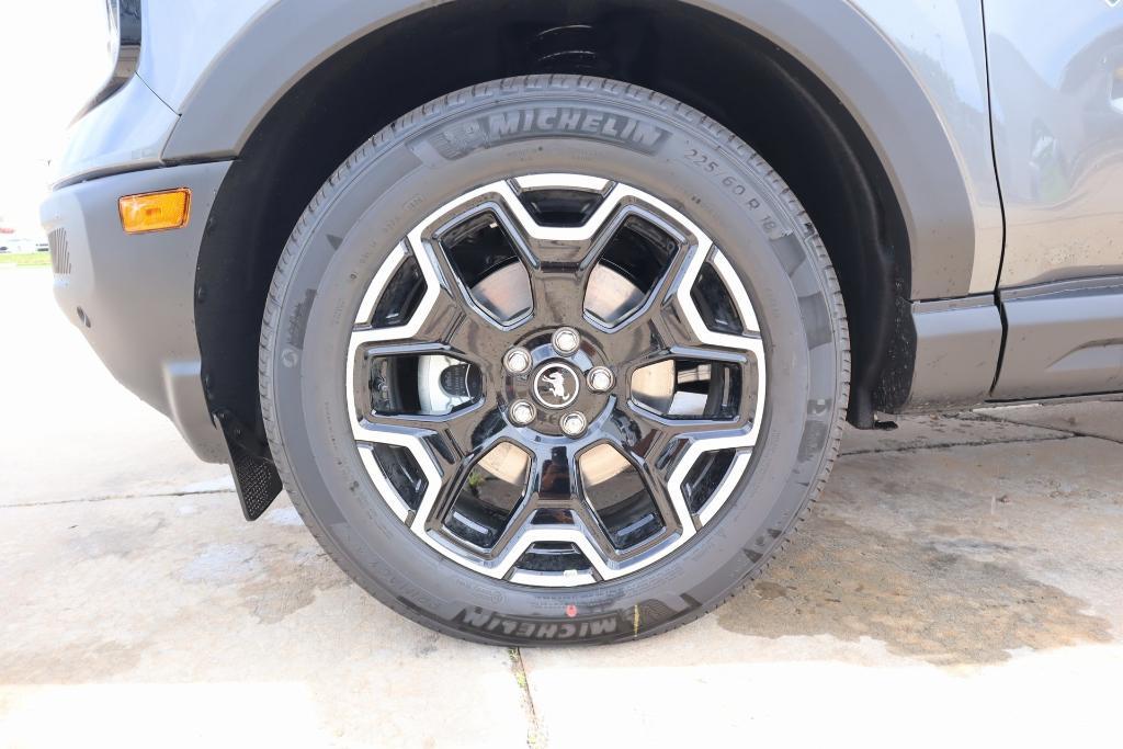new 2025 Ford Bronco Sport car, priced at $34,673