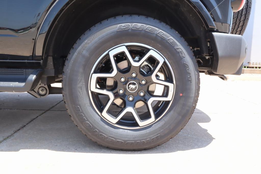 new 2025 Ford Bronco car, priced at $51,728
