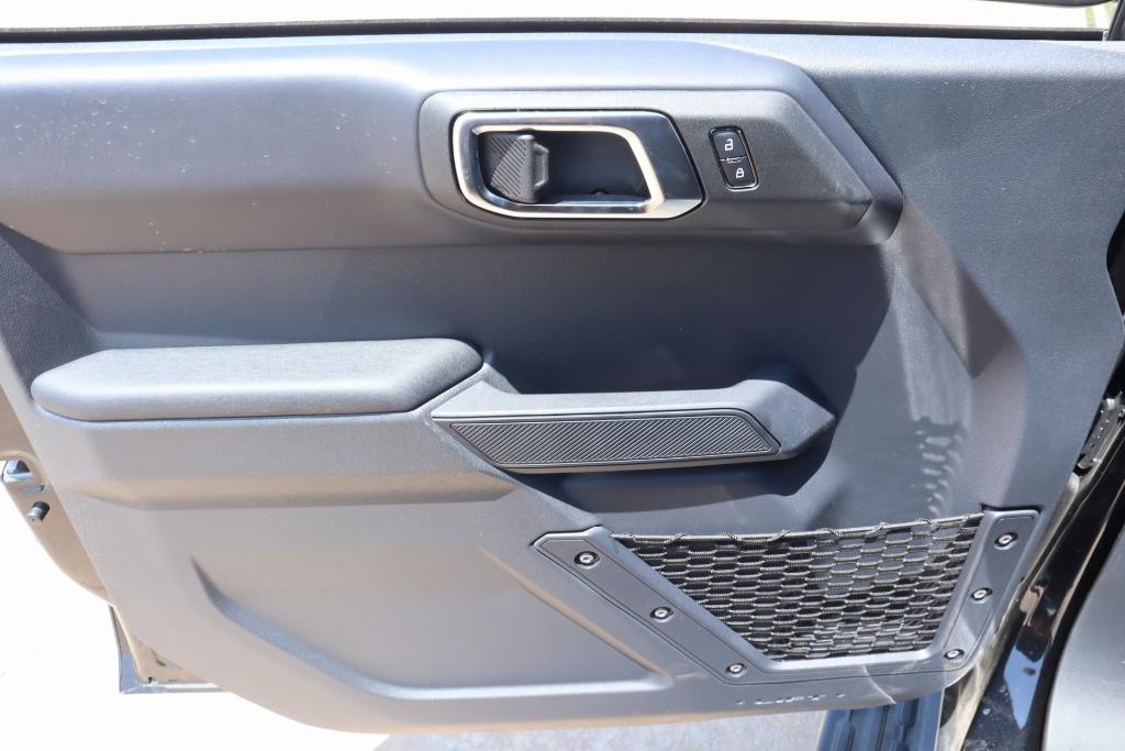 new 2025 Ford Bronco car, priced at $51,728