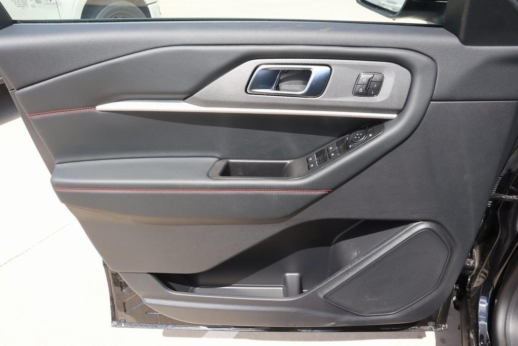 new 2025 Ford Explorer car, priced at $46,982