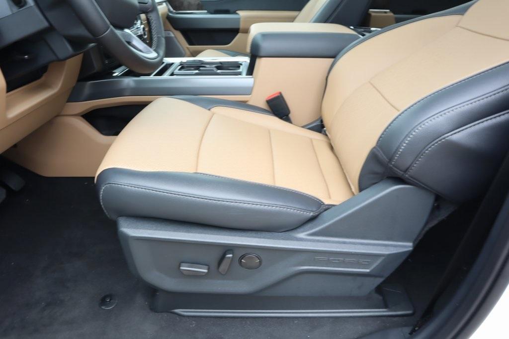 new 2025 Ford F-250 car, priced at $83,331