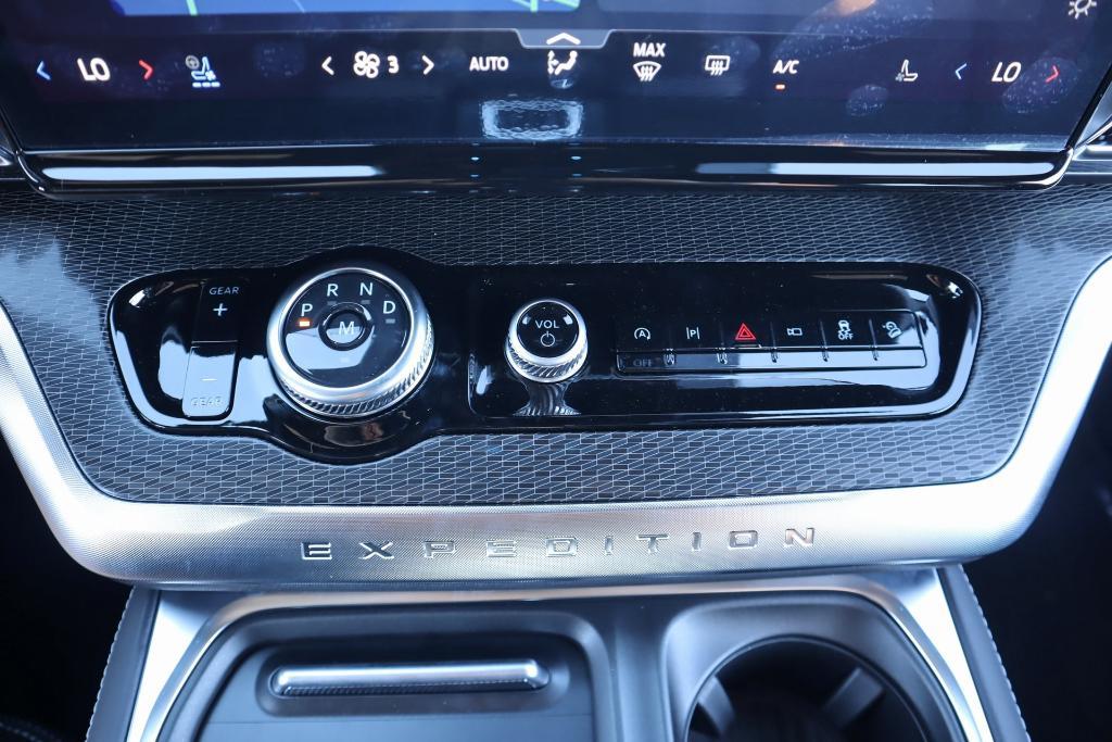 new 2025 Ford Expedition Max car, priced at $83,605