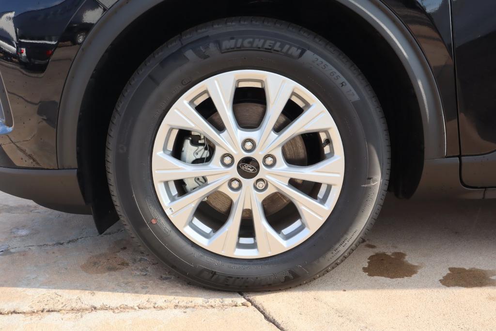 new 2025 Ford Escape car, priced at $27,897